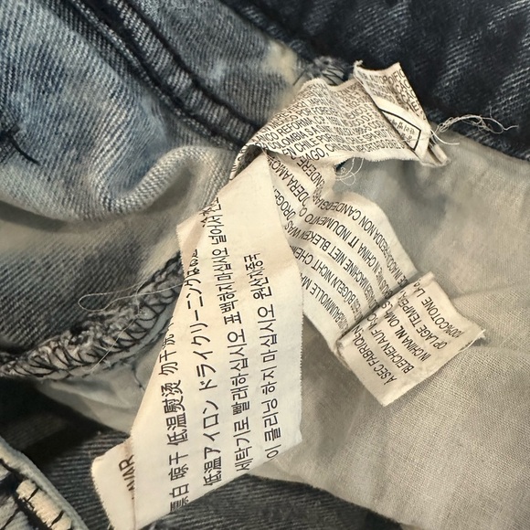 Forever 21 Acid Wash Jean Shorts 30 EUC - Picture 9 of 10